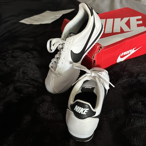 Nike aClassic Cortez Leather Women’s Sz 9 - Picture 2 of 5